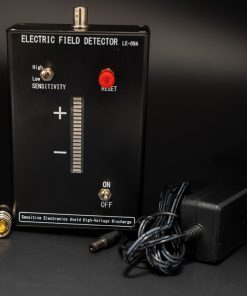 Detector de sarcini electrostatice