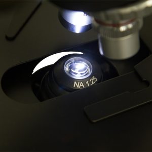Microscop monocular Levenhuk 700M 29